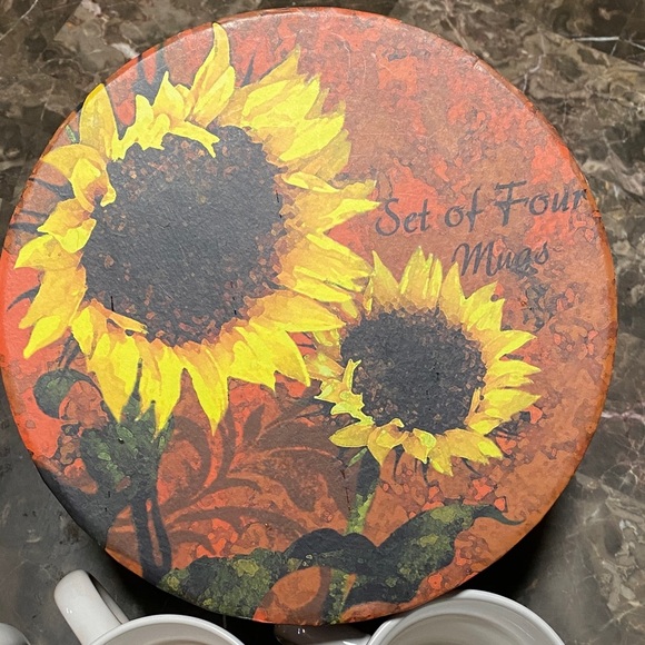 NIB/NWTSunflower Design Mug Set - Picture 2 of 3